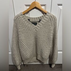 AMERICAN EAGLE OUTFITTERS CHUNKY TAN KNIT V-NECK SWEATER
